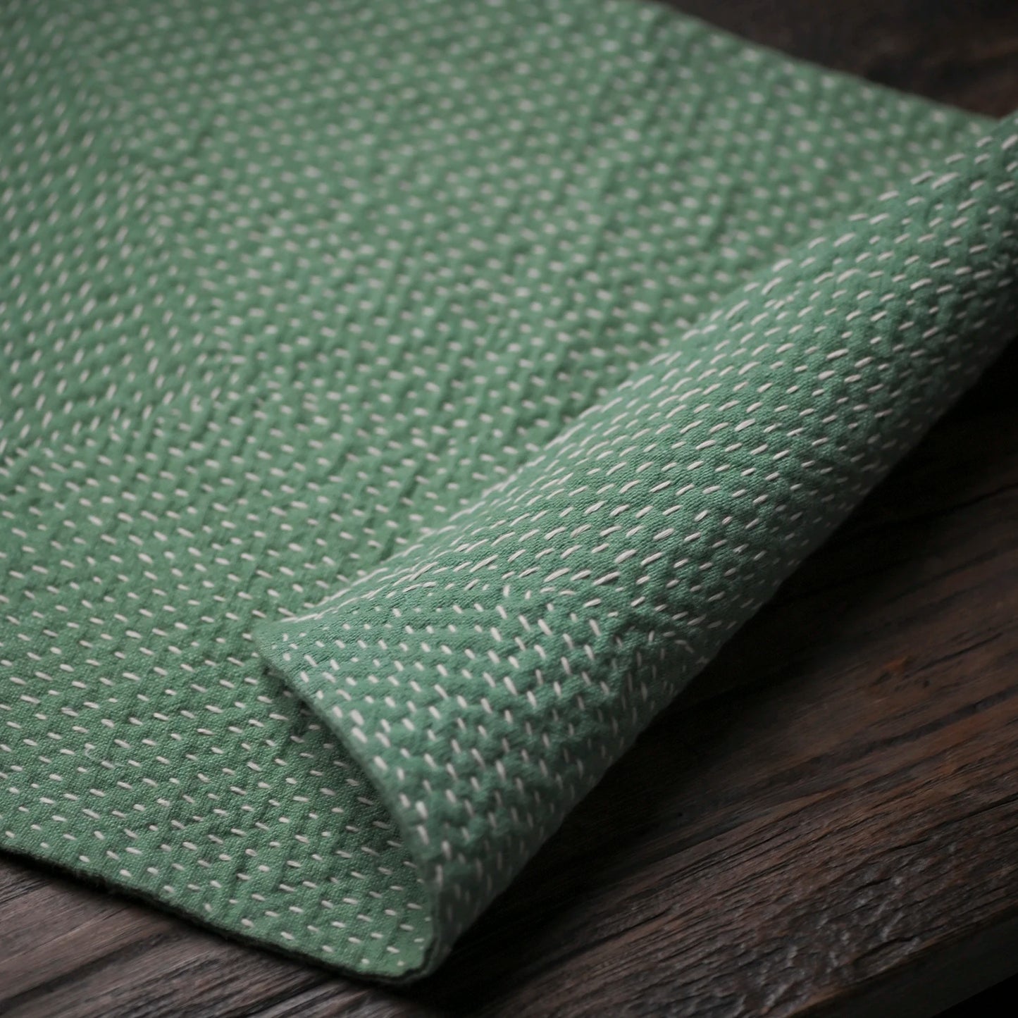of the jingdezhen thorn mat mat mat hand embroidered tea son hand dyed fabric by hand sewing plants insulation pad