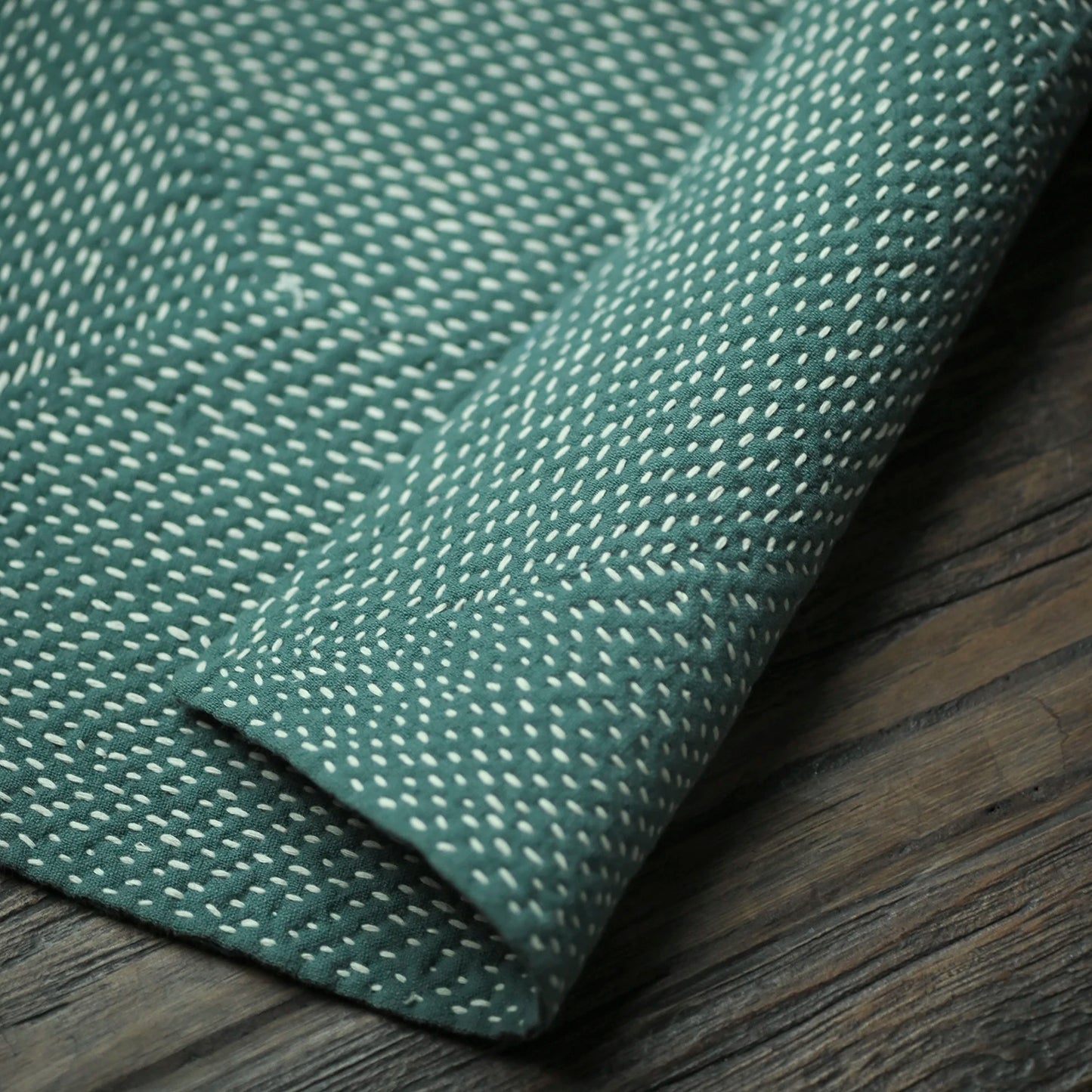 of the jingdezhen thorn mat mat mat hand embroidered tea son hand dyed fabric by hand sewing plants insulation pad
