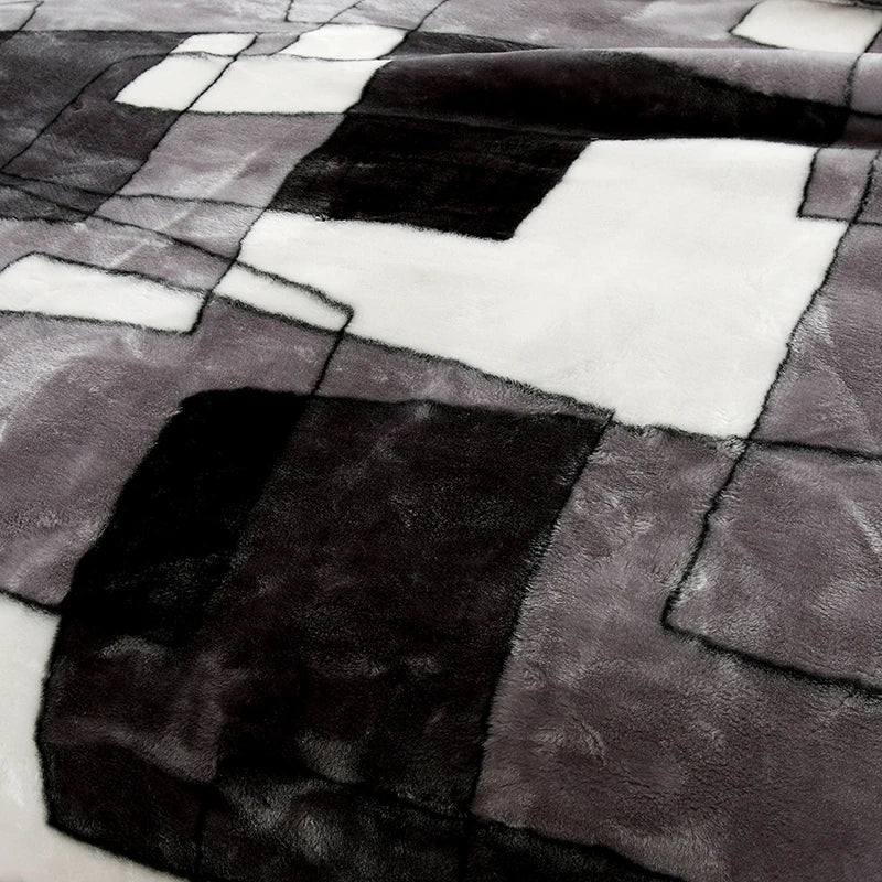 on sales 2kg-6kg Raschel blanket 2 PLY double layers blankets throws soft bed cover embossed BLKT velvet blankets in China new