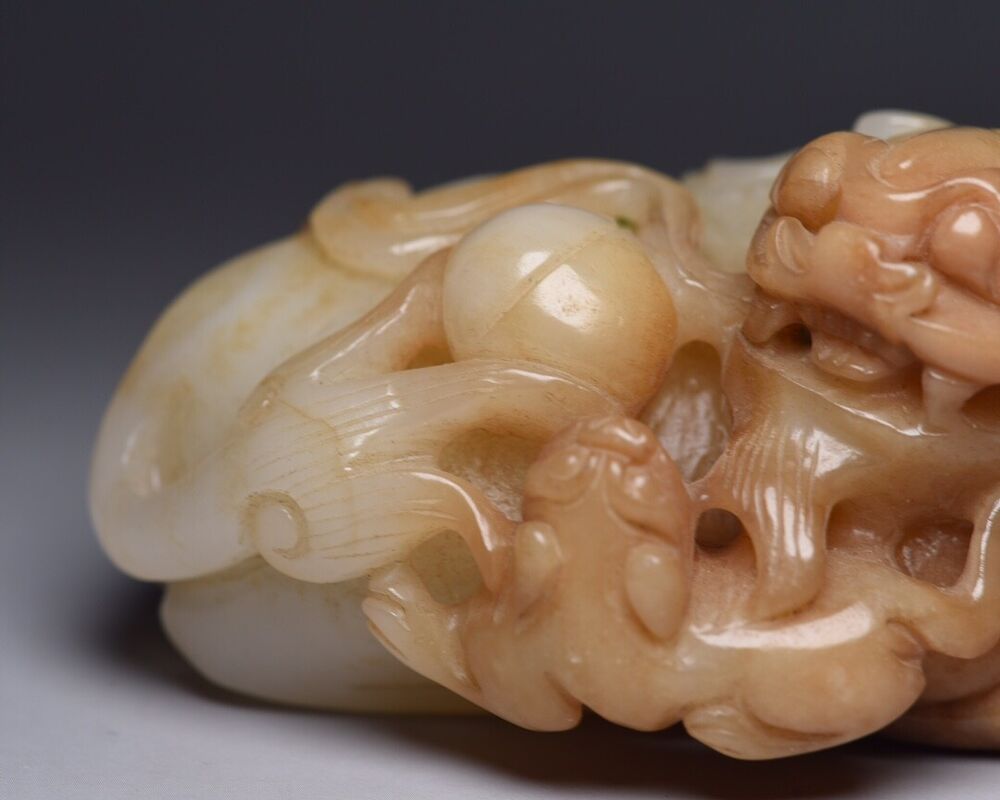 Chinese Old Natural Jade Hand Carved Hetian Jade Beast Figurine Statue Decor Art
