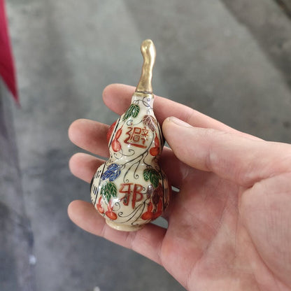 Chinese Porcelain Snuff Bottle Ceramics Lovely Gourd Statue Painting Rare Decor
