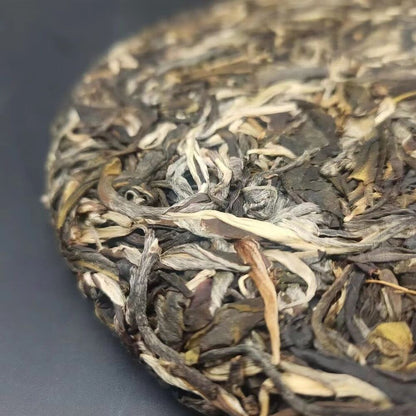 Yunnan Pu'er Tea Lao Man'e Yiwu Pu'er Cake Tea Ancient Pu'er Cake Tea 12.59oz