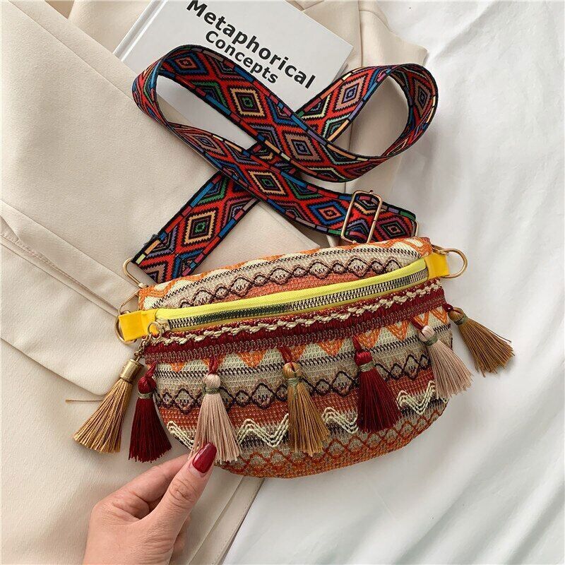 Lady Saddle Bag Retro Tassel Small Bag Wide Shoulder Chest Bag Female Bag