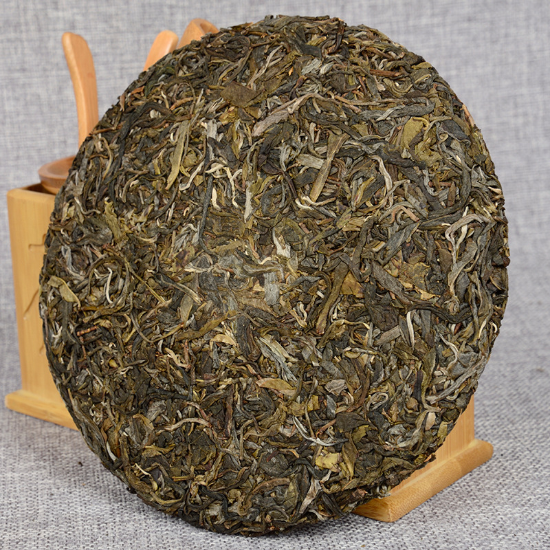 Green Tea Yiwu Scrapers Cake Early Spring Tea Healthy Drink 12.59oz