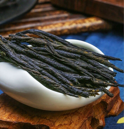 Organic Big Leaf Kuding Tea Chinese Herbal Tea Loose Leaf Herbs Tea Ku Ding Cha