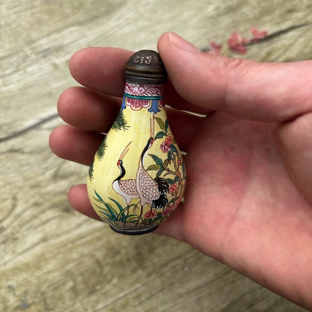 Old Beijing Chinese Cloisonne Snuff Bottle Enamel Painted Crane Bird Collection