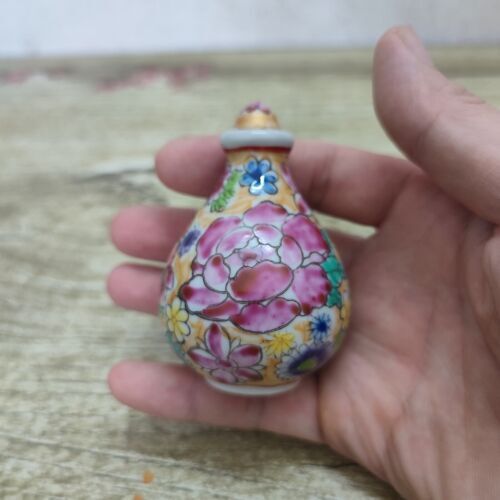 A Chinese famille rose porcelain snuff bottle painted flower vintage beijing art
