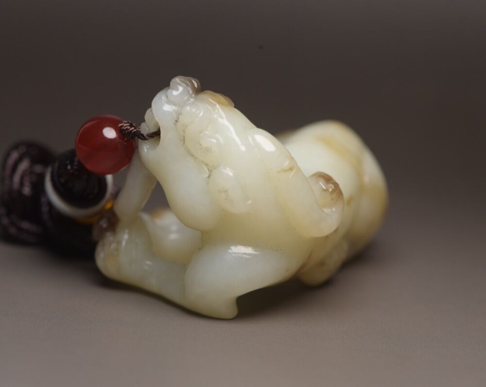 Chinese Antique Natural Hotan Jade Hand Carved Exquisite Beast Statue Collection