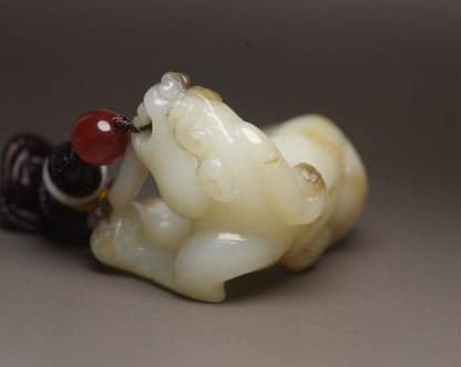 Chinese Antique Natural Hotan Jade Hand Carved Exquisite Beast Statue Collection