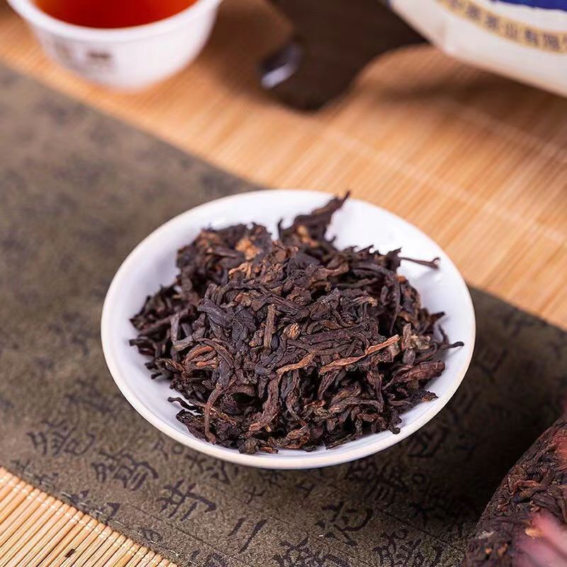 Yunnan Pu-erh Cooked Tea 357g Date Fragrant + 357g Glutinous Puerh Ripe Tea Cake