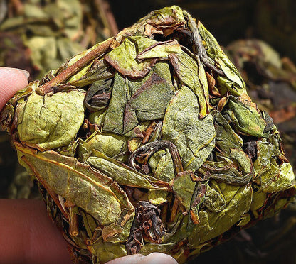 Zhangping Shuixian oolong tea, floral fragrance like orchid and osmanthus