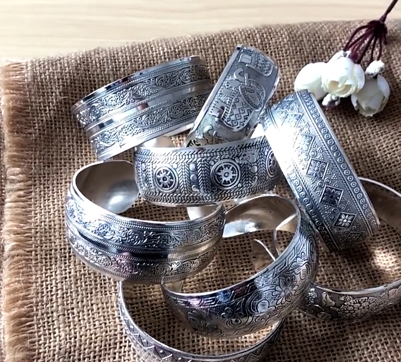 Women Fashion Bracelets Silver Plated Carved Flower Vintage Cuff Tibetan Bangles