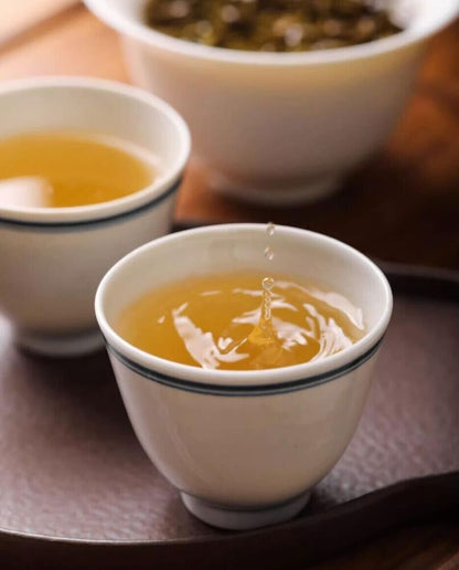 2022 Yunnan LAO TONG ZHI 221 Old Comrade 7548 Pu-erh Tea Cake RAW puer tee 357g