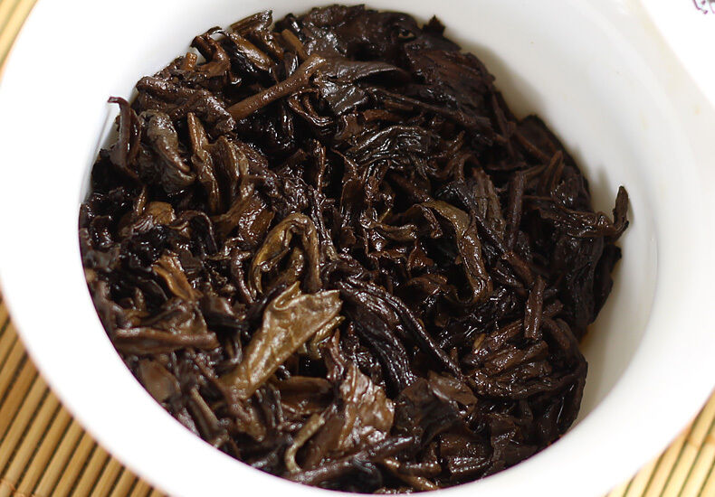 250g Yunnan Haiwan"Lao Tong Zhi"141 Menghai 9988 Pu erh Tea COOKED Cake,er Brick
