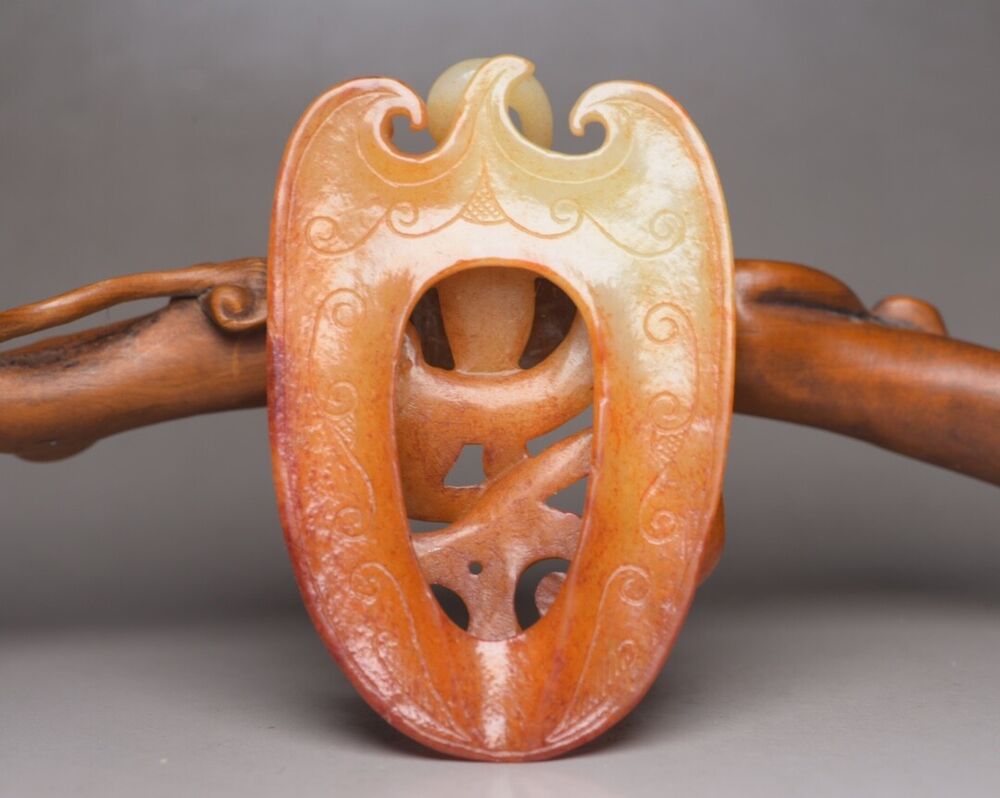 Chinese Old Natural Hetian Jade Carved Dragon Statue Pendant Jewelry Collections