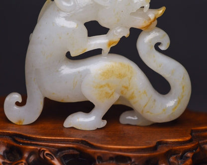 Chinese Top Natural Hetian Jade Carved Exquisite Fierce Dragon Statue Figurines