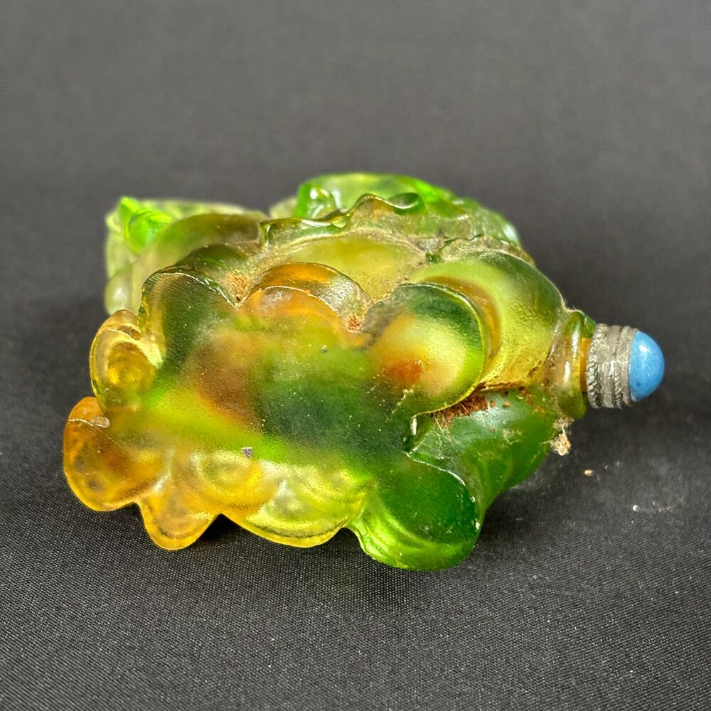 Chinese Snuff Bottle elephant figurine statue Box Glass Carved Colored Glaze art
