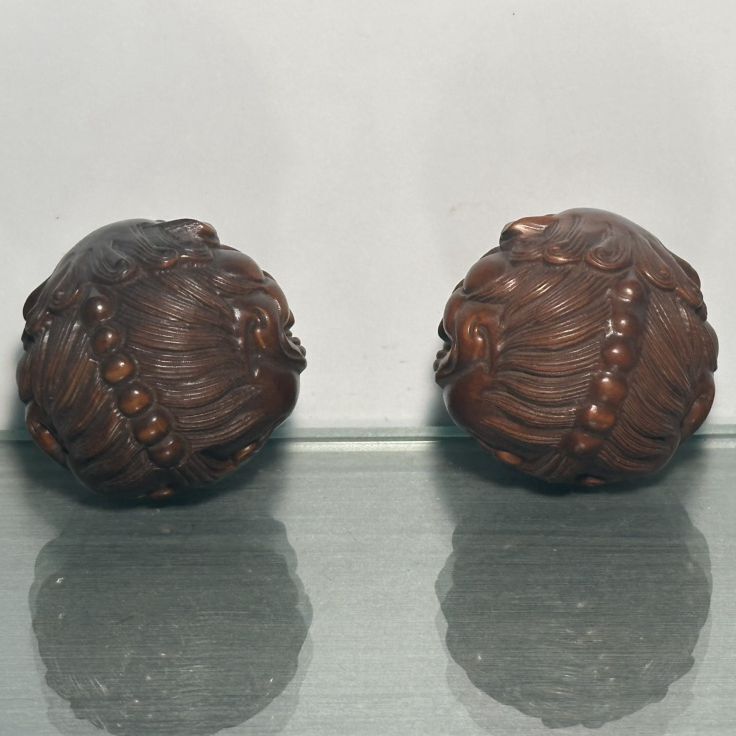 China Antique Boxwood Carving A Pair Beast Statue Wooden Figurines Nice Art Ball