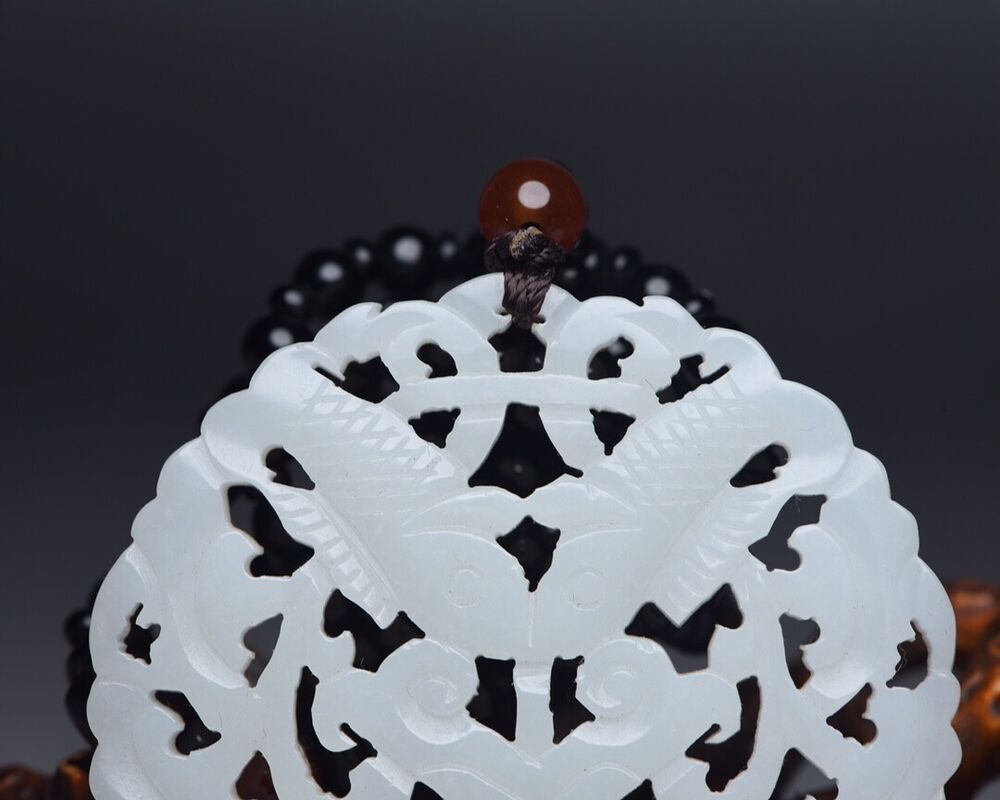 Chinese Beautiful Natural Hotan Jade Carved Exquisite White Jade Pendant Jewelry