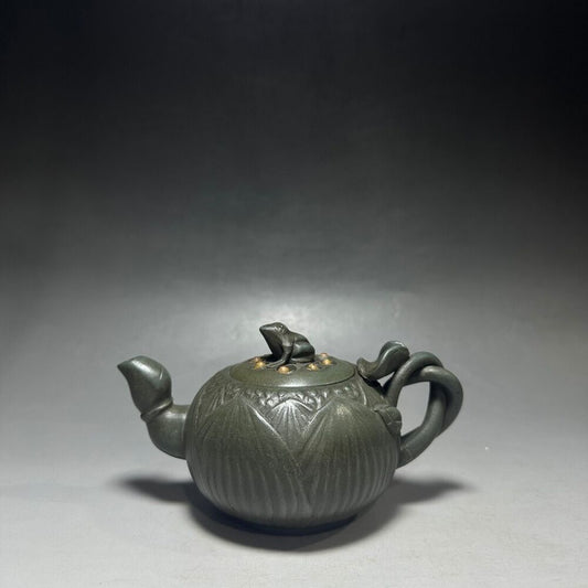 Chinese Yixing Zisha Clay Handmade Exquisite Teapot（青蛙莲子壶 底款：蒋蓉）