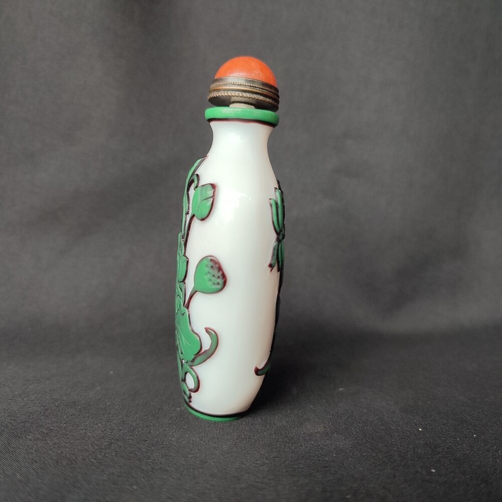 Chinese Carved Snuff Bottle Glass Beautiful Collection Dragonfly Lotus Odonata