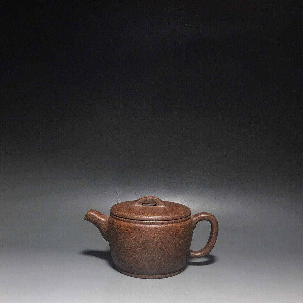 Chinese Yixing Zisha Clay Handmade Exquisite Teapot（汉瓦 底款：中国宜兴）