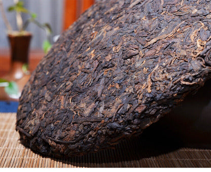 Healhty Drink Yunnan Old Tree Puer Tea Early Spring Black Tea Maker 357g-