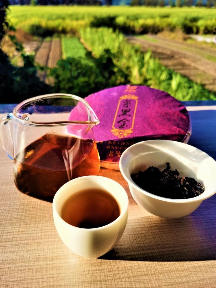 Premium Ripe Pu'er Tea Cake Brown Mountain Ancient Tree Tea Black Tea 357g