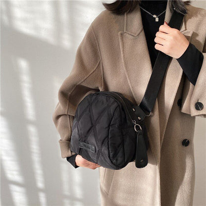 Women Nylon Quilted Roomy Black Handbag Lady Cute Autumn And Winter Trends Smart