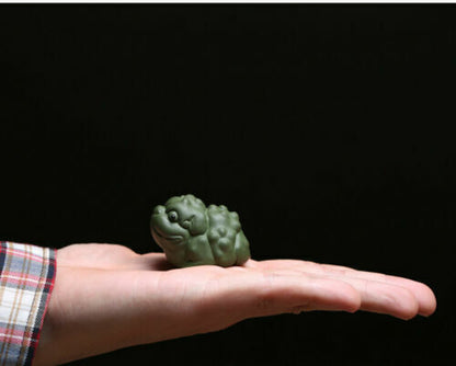 Chinese zisha purple clay tea pet frog statue small size green clay tea play new