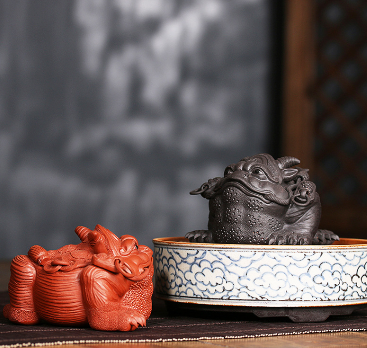Purple sand tea pet ox horn Golden Toad can raise raw ore Dahongpao tea tray dec