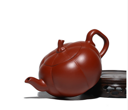 Chinese Yixing Zisha Clay Handmade Exquisite Teapot （茄瓜壶 底款：如图）