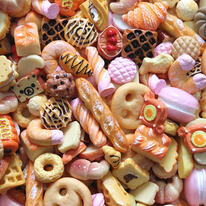 10Pcs Dollhouse Mini Lucky Bag Blind Box Cake Candy Bread Doll Food Kitchen T-ca
