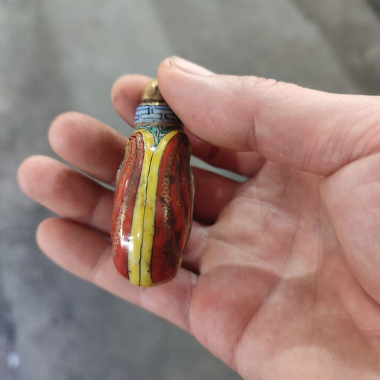 A Chinese Famille Rose Porcelain Snuff Bottle Bat Statue Painted Blessing Gift