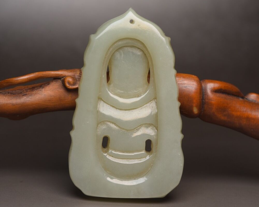Chinese Natural Hetian Jade Carving Exquisite Guanyin Figurines Pendant Jewelry