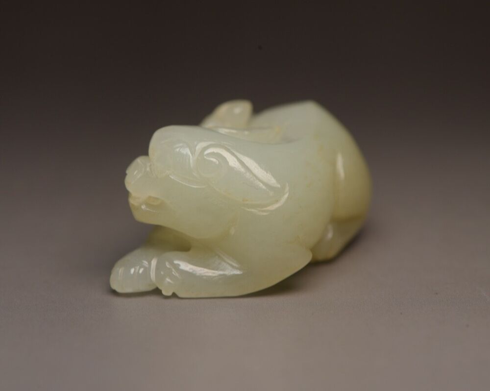 Antique Chinese Natural Hetian Jade Hand Carved Exquisite Beast Statue Figurines