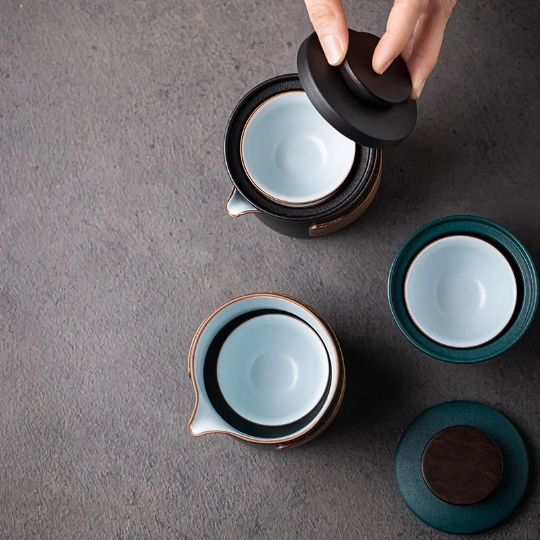 Ceramic Teapots with 4 Cups Chinese Gongfu Tea Set