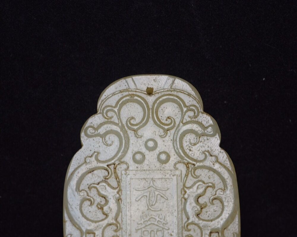 Chinese Natural Hetian Jade Carving Exquisite Statues Pendant Jewelry Collection