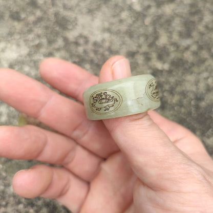 Chinese Natural Hetian Jade Carved Exquisite Thumb Ring Collection Jewelry Art
