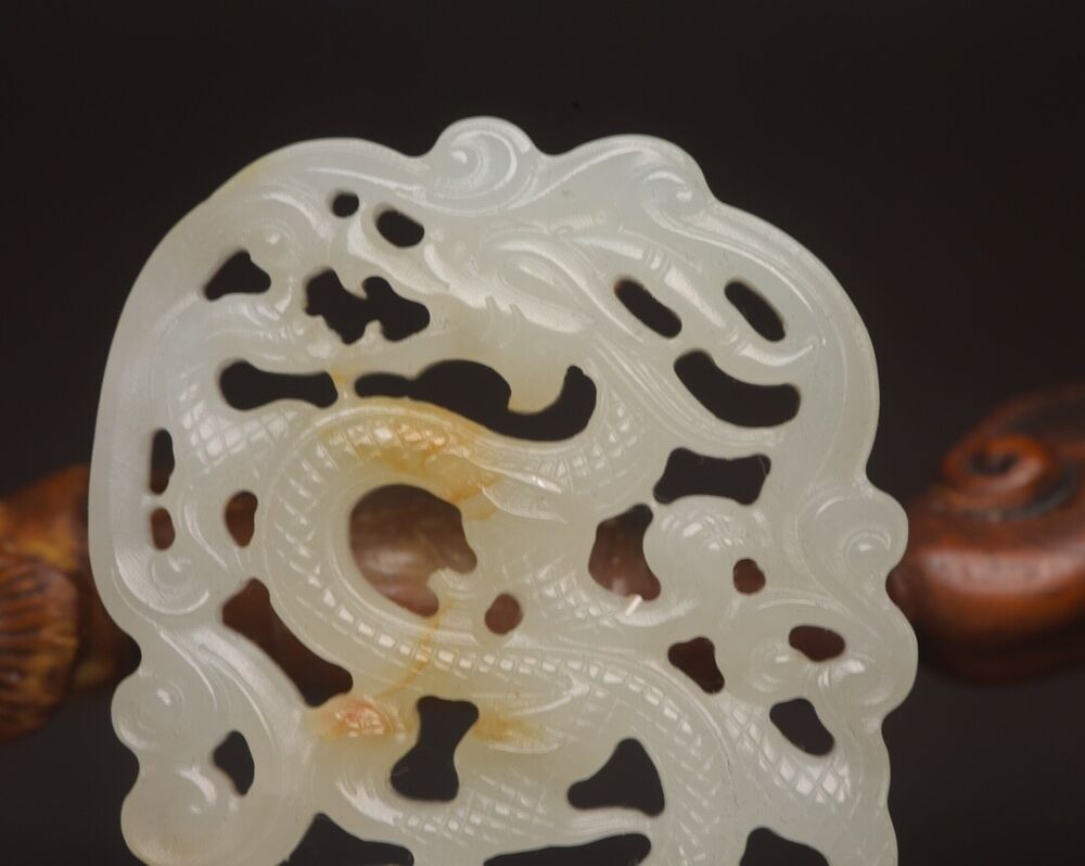 Chinese Natural Hotan Jade Carving Dragon Statue Exquisite Pendant Jewelry Rare