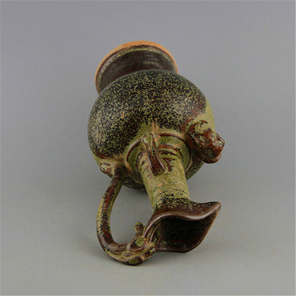 Tea Powder Glazed Double System Longbing Pot of Song and Yue Kilns in China