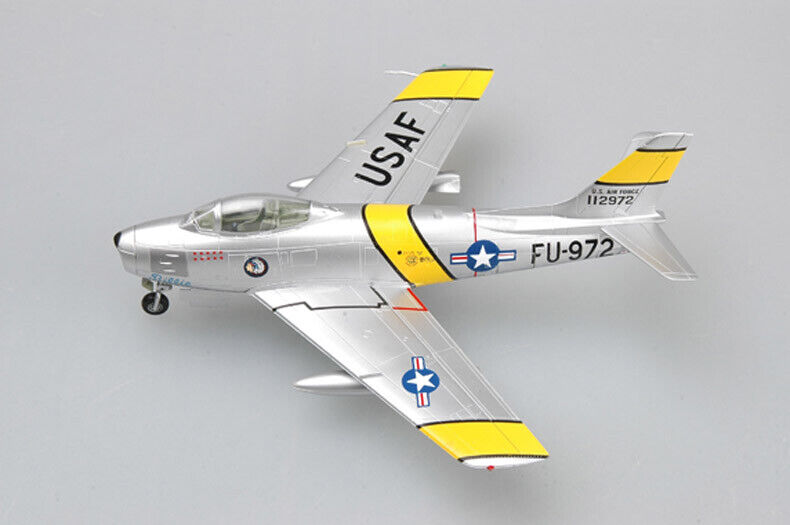 New 1:72 Scale USAF F-86 FU-972 Sabre Jet Fighter Aircraft Plastic Model