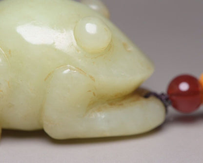 Chinese Beautiful Natural Hetian Jade Carved Frog Statue Nice White Jade Pendant
