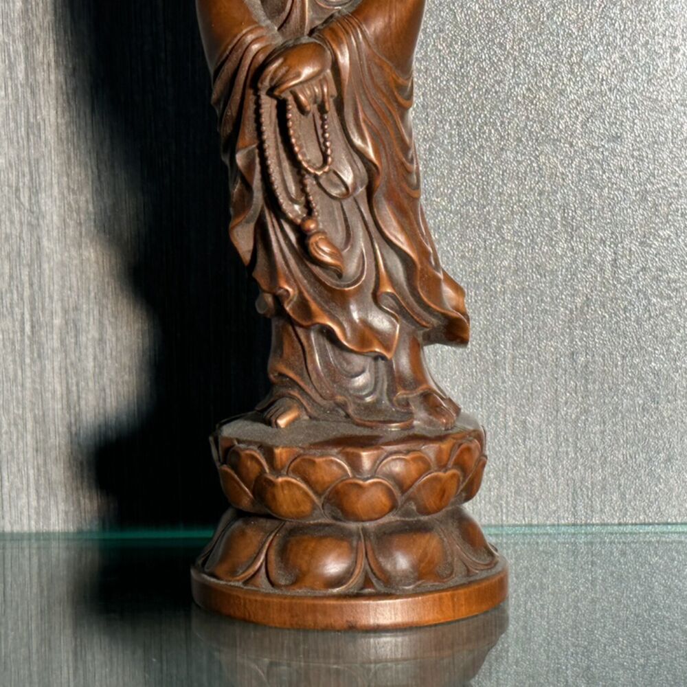 Chinese Old Boxwood Carved Rosary Guanyin Statues Wooden Home Decor Figurines