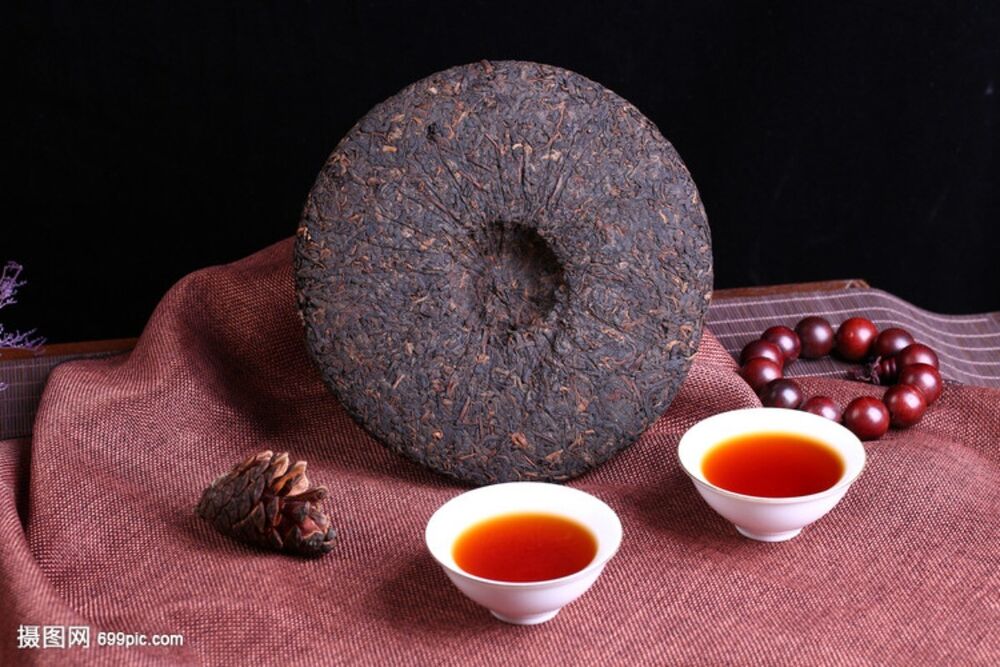 357g Haiwan Lao Tong Zhi Old Comerade 7578 Ripe Pu'er Ancient Tree Pu-erh Tea