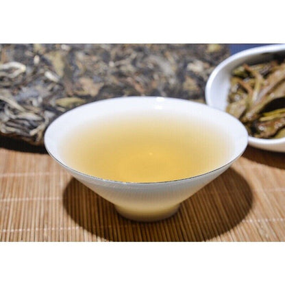 357g Yunnan Pu'er Raw Tea Cake Yiwu Ancient Tree Green Tea Cake Raw Tea Cake