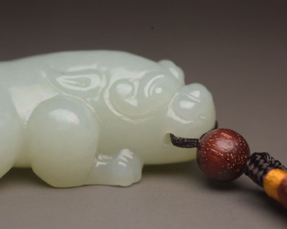 Top Chinese Natural Hotan White Jade Carved Exquisite Beast Statue Figurine Gift