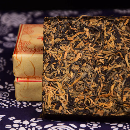 Fengqing Dian Hong Golden Buds Dianhong Dian Hong Yunnan Black Tea Brick 250g