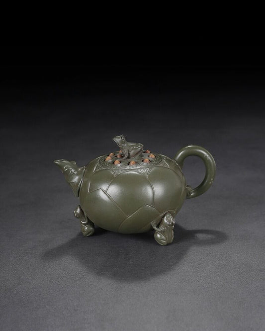 Chinese Yixing Zisha Clay Handmade Exquisite Teapot（青蛙莲子 【底款】蒋蓉）