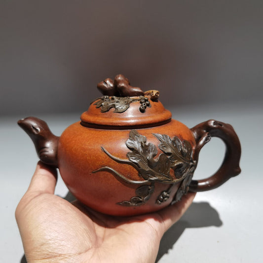 Chinese Yixing Zisha Clay Handmade Exquisite Kung Fu Teapot 品名：松鼠葡萄壶 低款：蒋蓉